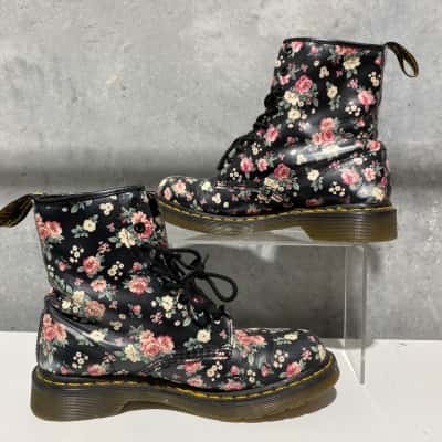 1460 Dr Martens Womens Vintage Floral Size 7.5 Boot