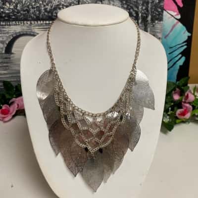 Womens Charming Autumn Leaves Silver Necklace 