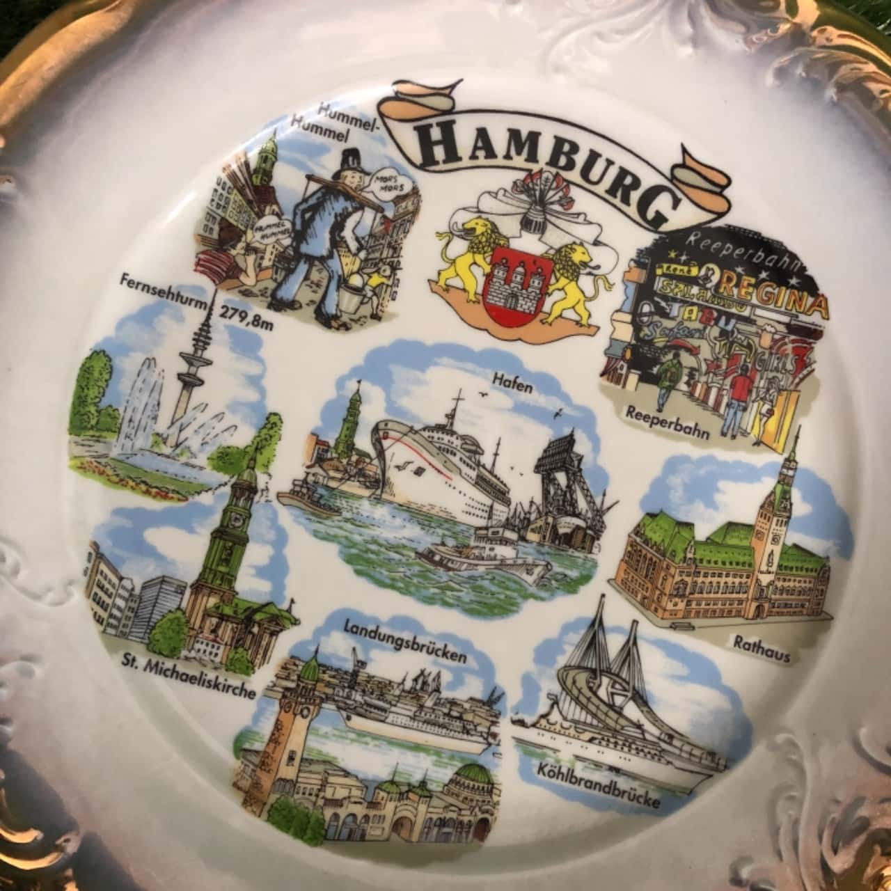 Hamburg Souvenir Plate With Gold Trims s hamburg-souvenir-plate-with-gold-trims-s