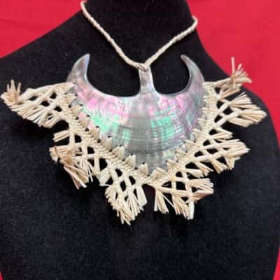 Handmade Cook Islands Rito & Mother of Pearl Necklace
