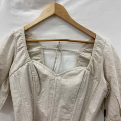  Womens  Size 32 Cream 