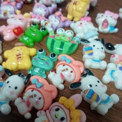 Kawaii / Hello Kitty Assorted Flat Charms x 25