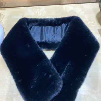 Portmans Winter Stole  Womens  Black  RRP$59.95