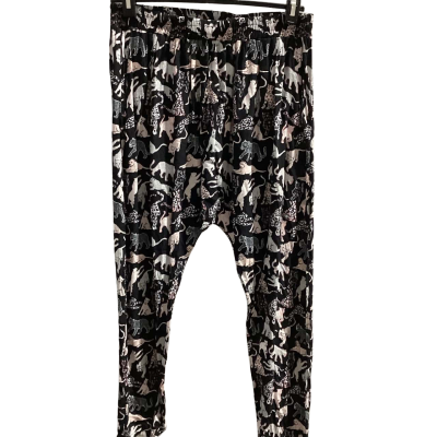 BNWT. French Connection.  Womens  Size 12. Ankle Length Pant. Big cat print on Black background. Retro. 