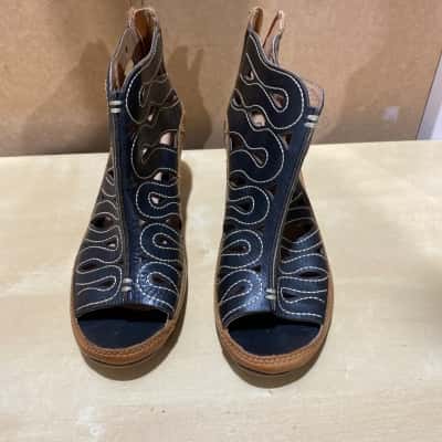 Pikolinos  Womens  Size 39 Sandals Black  