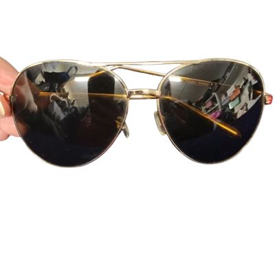  Women’s Gold & Red Framed Sunglasses 