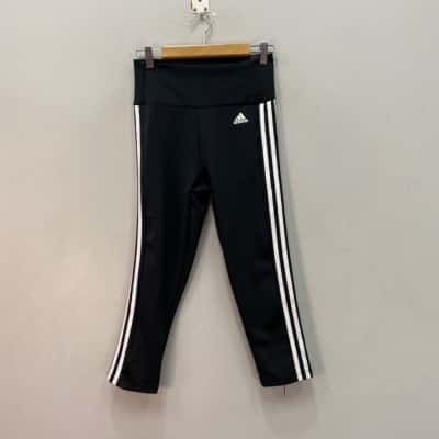 Adidas Womens  Size 8-10.  3/4 Leggings Black  / White 