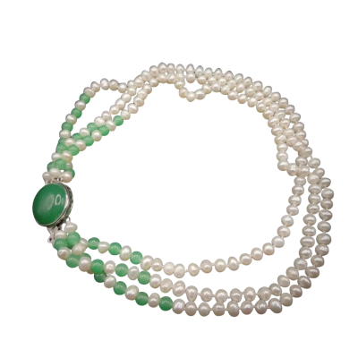 Stunning Necklace Of 3 Strand Freshwater Pearls & Jade 44cm Long In Velvet Presentation Bag