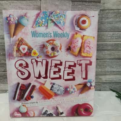 Women's Weekly Sweets Cooking Book