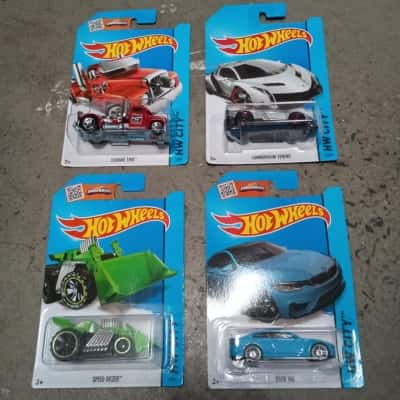 Hot Wheels City x 4