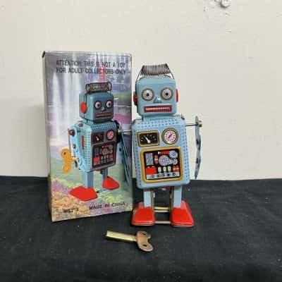 Blue MS294 Wind-up Tin Robot 