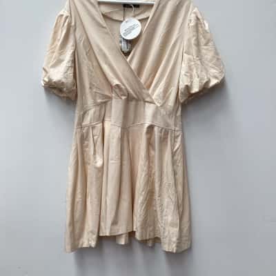 New- Boohoo Womens  Size 18 Cream dress