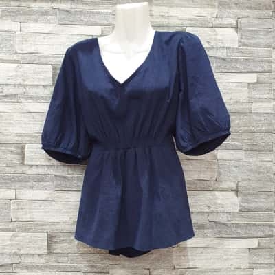  Womens  Size 14 V-Neck Top Blue 