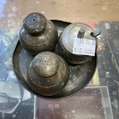 Pewter salt and pepper shaker w/ tray