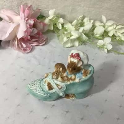 Frederick Warne & Co Beatrix Potter Classics “Old Woman in a Shoe” Porcelain Ornament 