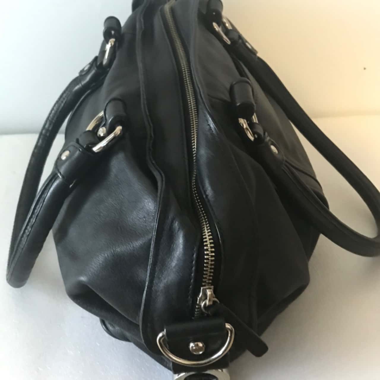 Oroton Womens Handbag Black Genuine Leather With Shoulder Strap