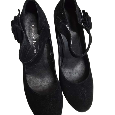 Django & Juliette  Womens  Size 38 Black  Shoes