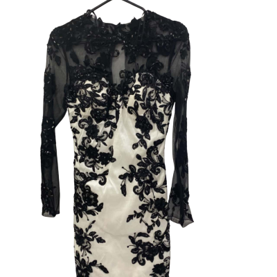  Womens  Size 10 Long Sleeve Dress Black  / White 