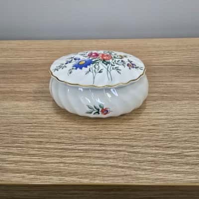 Wedgwood 'Avebury' Lidded Trinket Dish