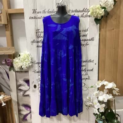 Taking Shape Brand! THE PERFECT SUMMER TIME TIERED SWING DRESS! Womens  Size 18 Midi Dress / Sleeveless Dress  Blue / Pattern 