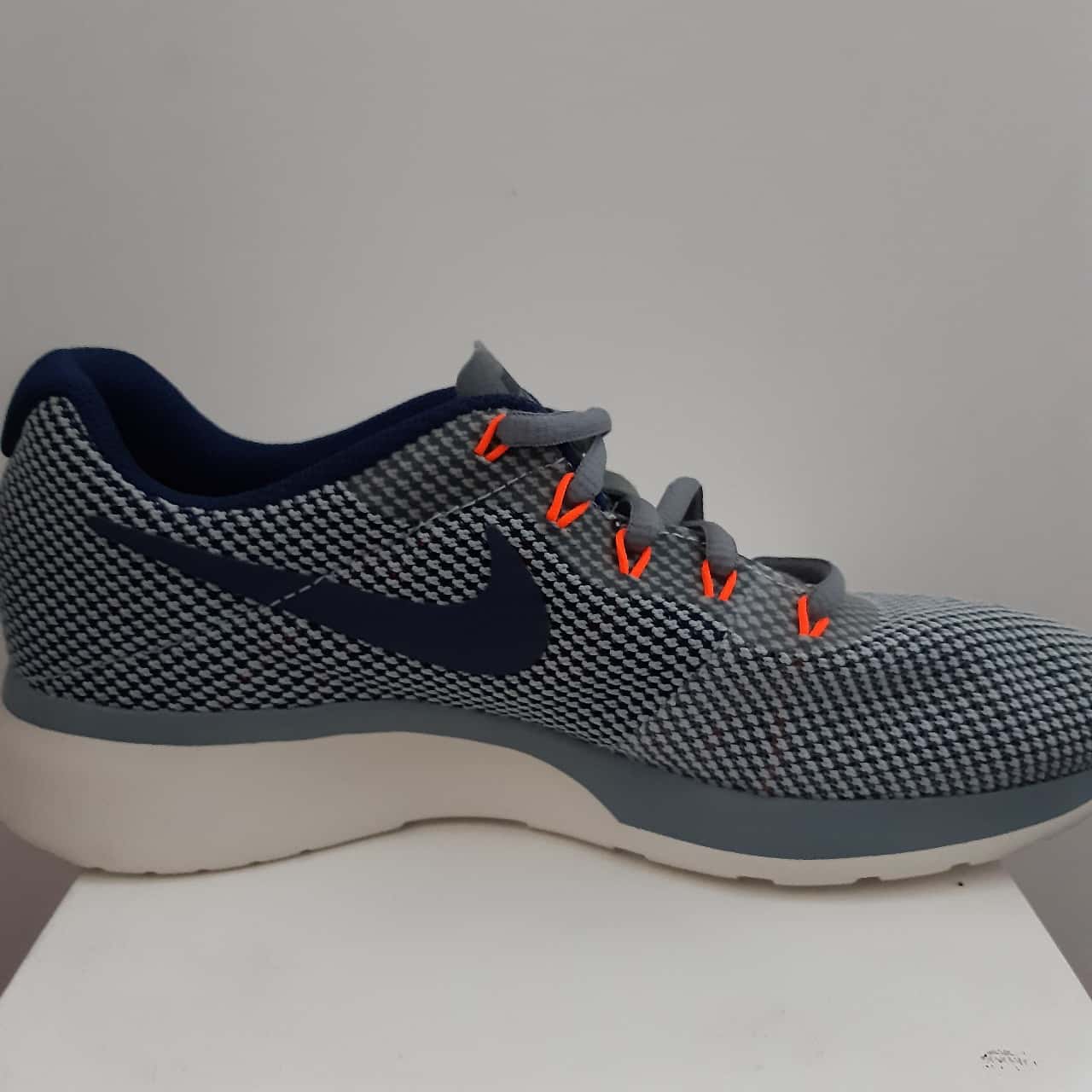 ladies nike air size 6