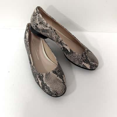 Ecco Womens  Size 38 Boots / Loafers Black  / White 