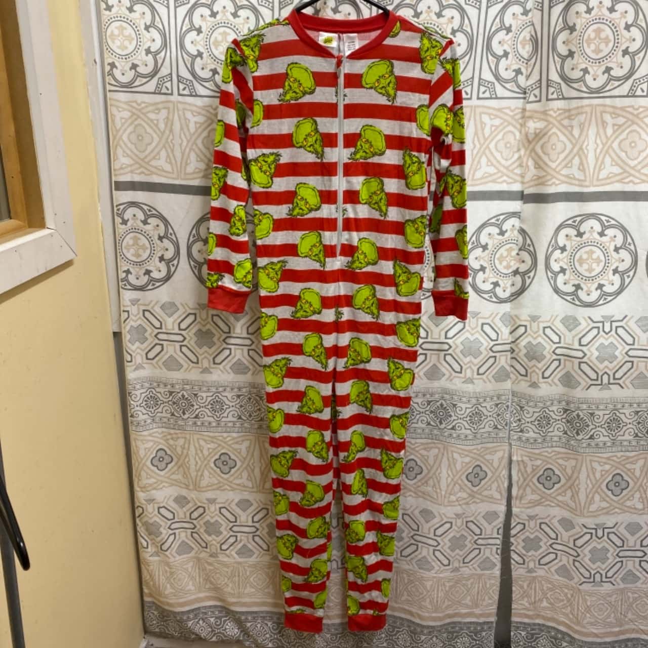 United Labels Grinch pyjama voor dames en heren, groen en rood, pyjamaset lang, pyjama winter Kerstmis, groen/rood, M