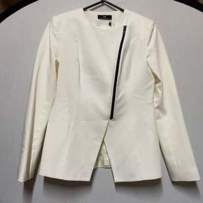 Cue Womens  Size 10 White jacket