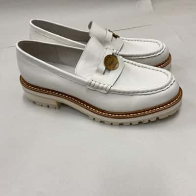 Django & Juliette Finola White Tumble Leather Loafers Size 40