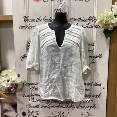 Witchery Brand! 100% LINEN SHORT BALLOON SLEEVED V-NECK BLOUSE! Womens  Size 12 Short Sleeve Shirt / V-Neck Top White 