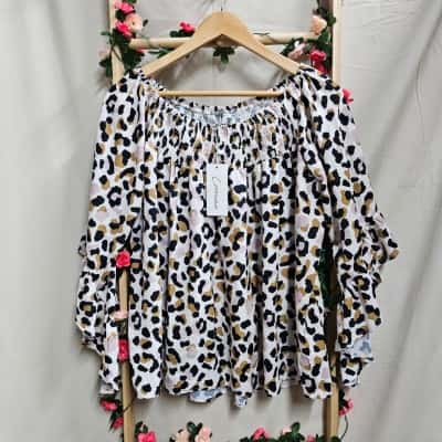 Womens Lorraine Animal Print Top Size 10 RRP $69.95