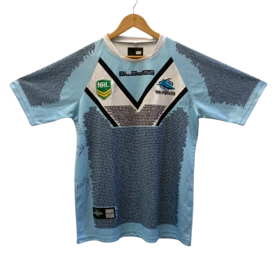 NRL Cronulla Sharks 2013 BLADES Men's Members Jersey Size L – Signed by Sam Stonesteet, Nicho Hynes (x2), Luke Lewis