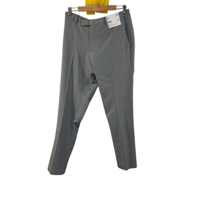 BNWT Uniqlo Unisex  Size 34x34 Inch Grey Air Pants