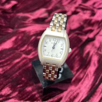 Vintage Two Tone Guess Watch Model 1401. Working 