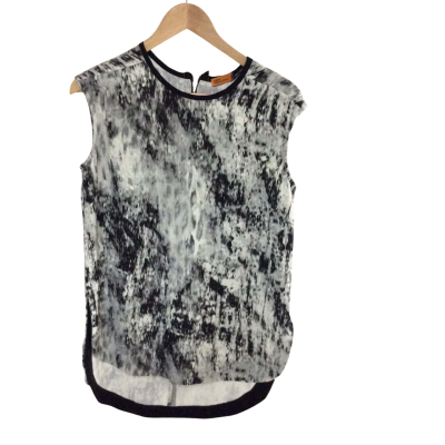  Womens  Size 1 Sleeveless Top Black  / White 