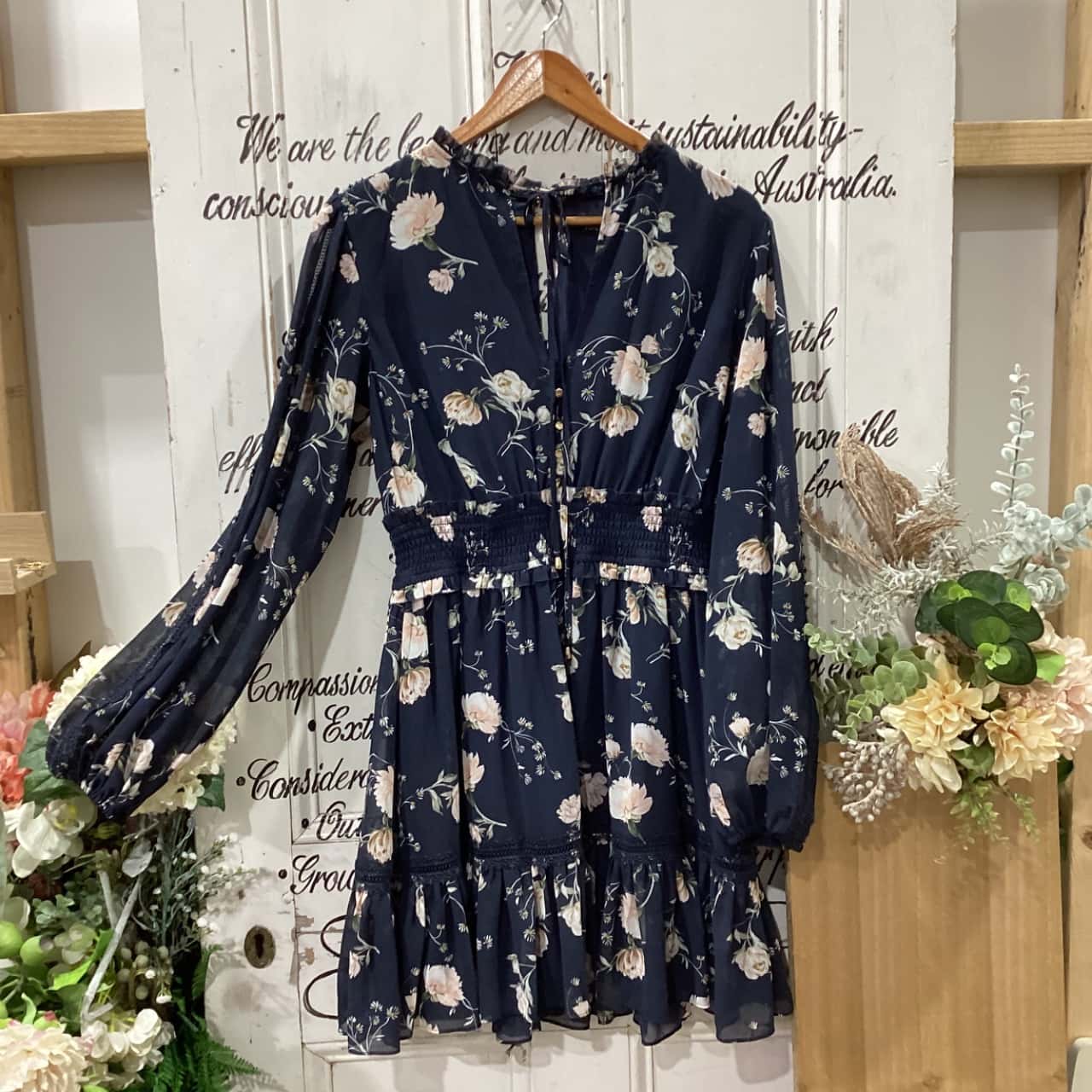 Markdown sale! Forever New Brand! GORGEOUS FRONT PANEL CUT-OUT FLORAL DRESS!  Womens Size 10 Floral Dress / Long Sleeve Floral / Navy Blue / Pattern (s)