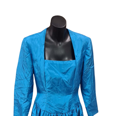 1980's Vintage Blue Dress Taffeta Handmade Size 8 to 10 (model is sz 6)