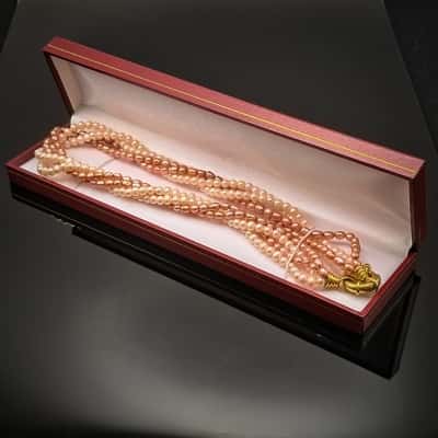 Glorious Twisted 4 Strands Of Peach & Pink Freshwater Pearls With Gold Look Clasp 42cm Necklace 