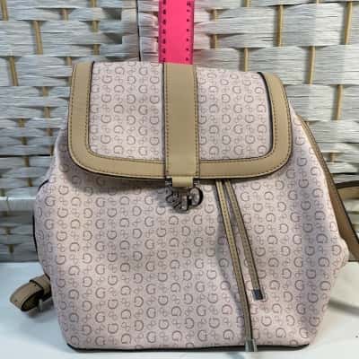 Women’s Guess bag