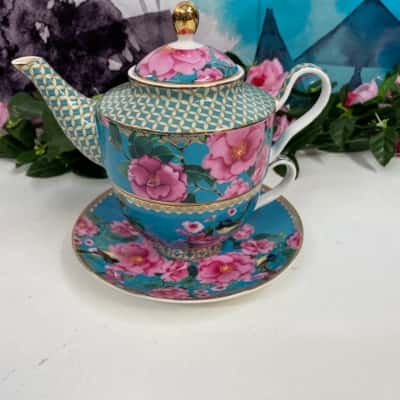 Maxwell Williams teapot, cup & saucer set