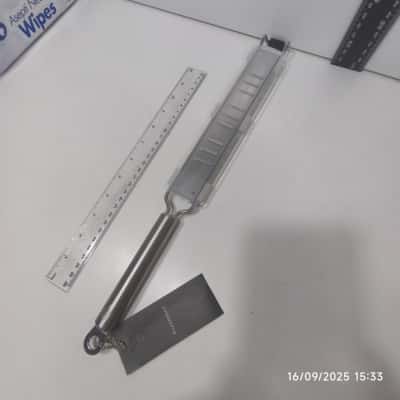 Savannah Grater Narrow Shaver As New with Tag