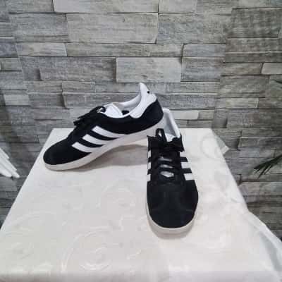 Adidas Mens  Size 10 Sneakers Black  / Gold / White gazelle