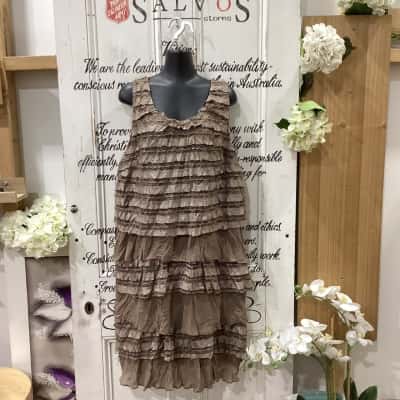 METAPHOR BRAND BY NINI CHANG BRAND! RRP $220.00! SLEEVELESS CRINKLE TIERED LAYERED DETAIL MIDI DRESS! BNWT! Womens  Size 16 Casual Dress / Cocktail Dress / Midi Dress / Sleeveless Dress  Brown 