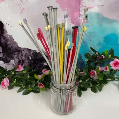 20x assorted knitting needles