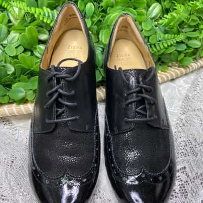 Ziera Womens Black Patent Leather Shoe 