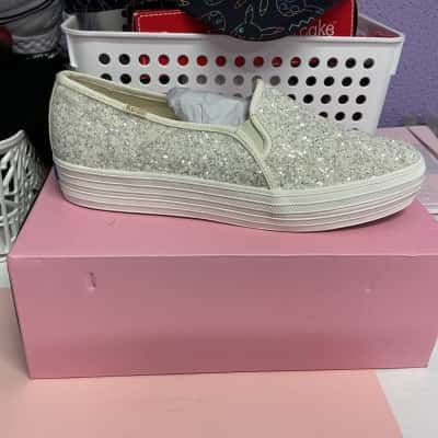 Keds Womens  Size 8 Sneakers Cream 