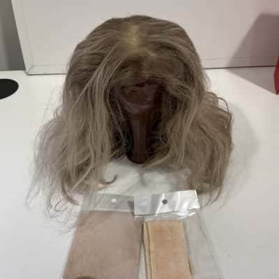 Sulmy short wig, brown with ash highlights