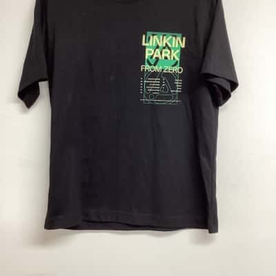  Mens  Size S Short Sleeve Shirt Black  / Multicoloured 