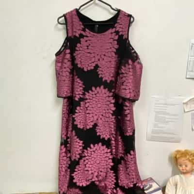 TS Womens  Size M Maxi Dress Black  / Floral / Purple 