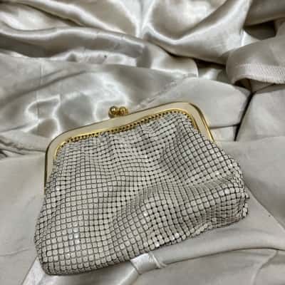 Glomesh Womens Coin Clip Purse Cream / Gold 